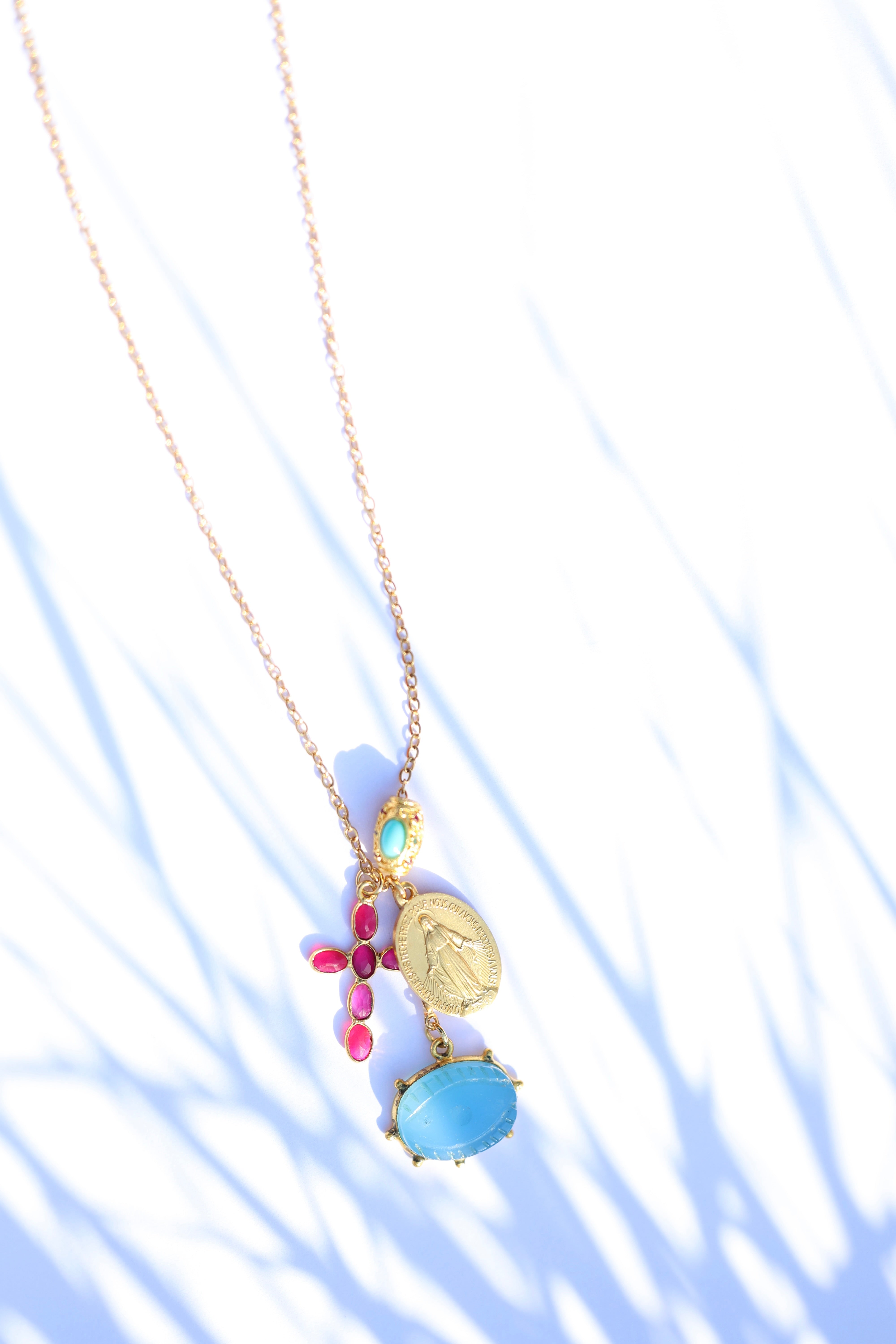 Croix Protectrice – Foi, Lumière et Équilibre