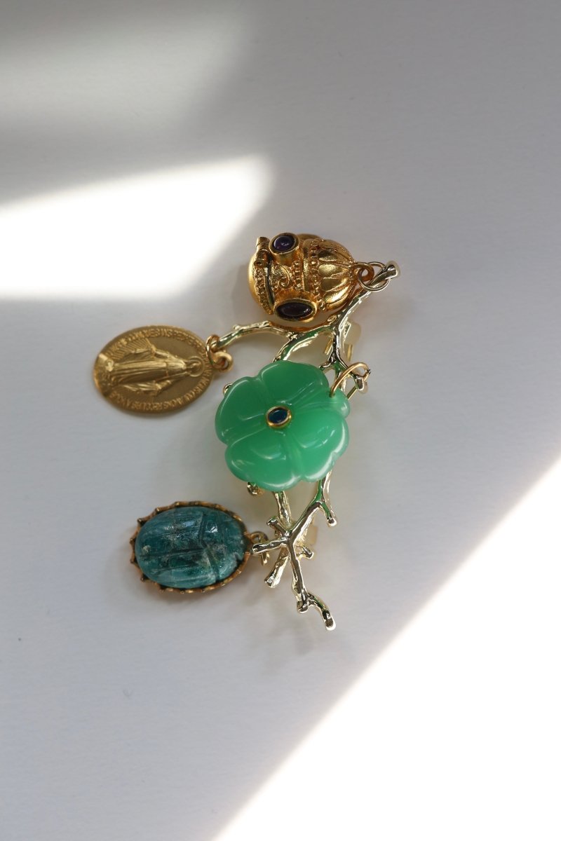 Broche Florentin — fleur sculptée et scarabée - Mathilde ma muse : bijoux de créateur