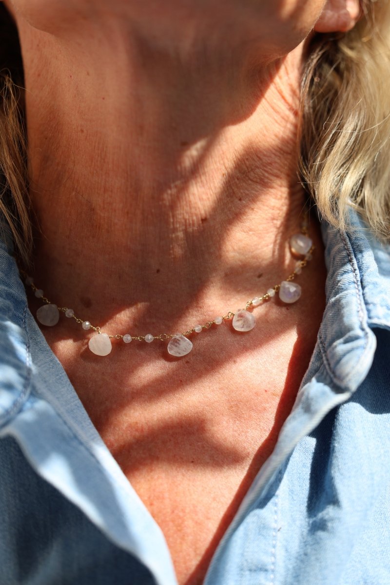 Le Courtil — collier pierre de lune et chaîne dorée - Mathilde ma muse : bijoux de créateur