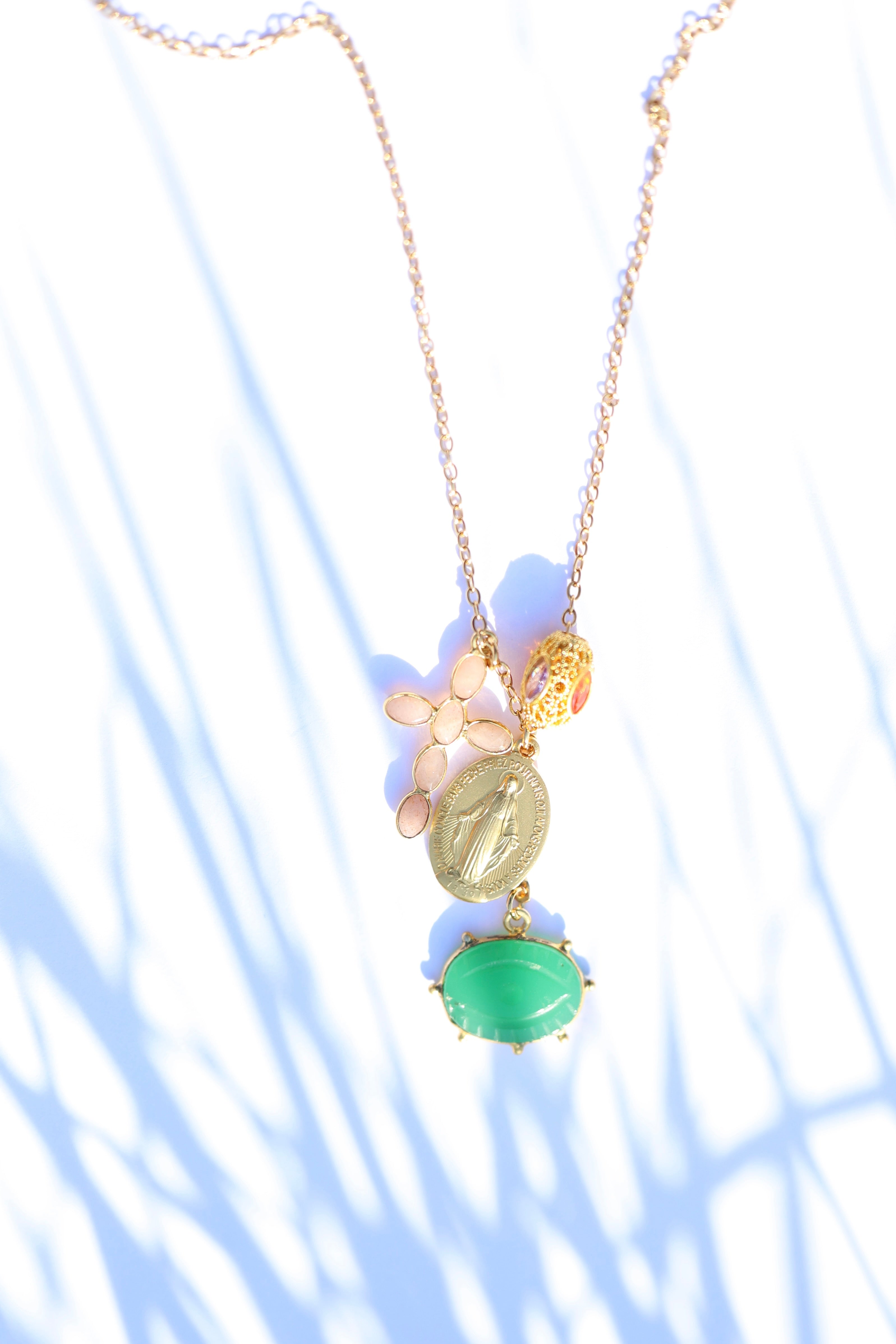 Croix Protectrice – Foi, Lumière et Équilibre