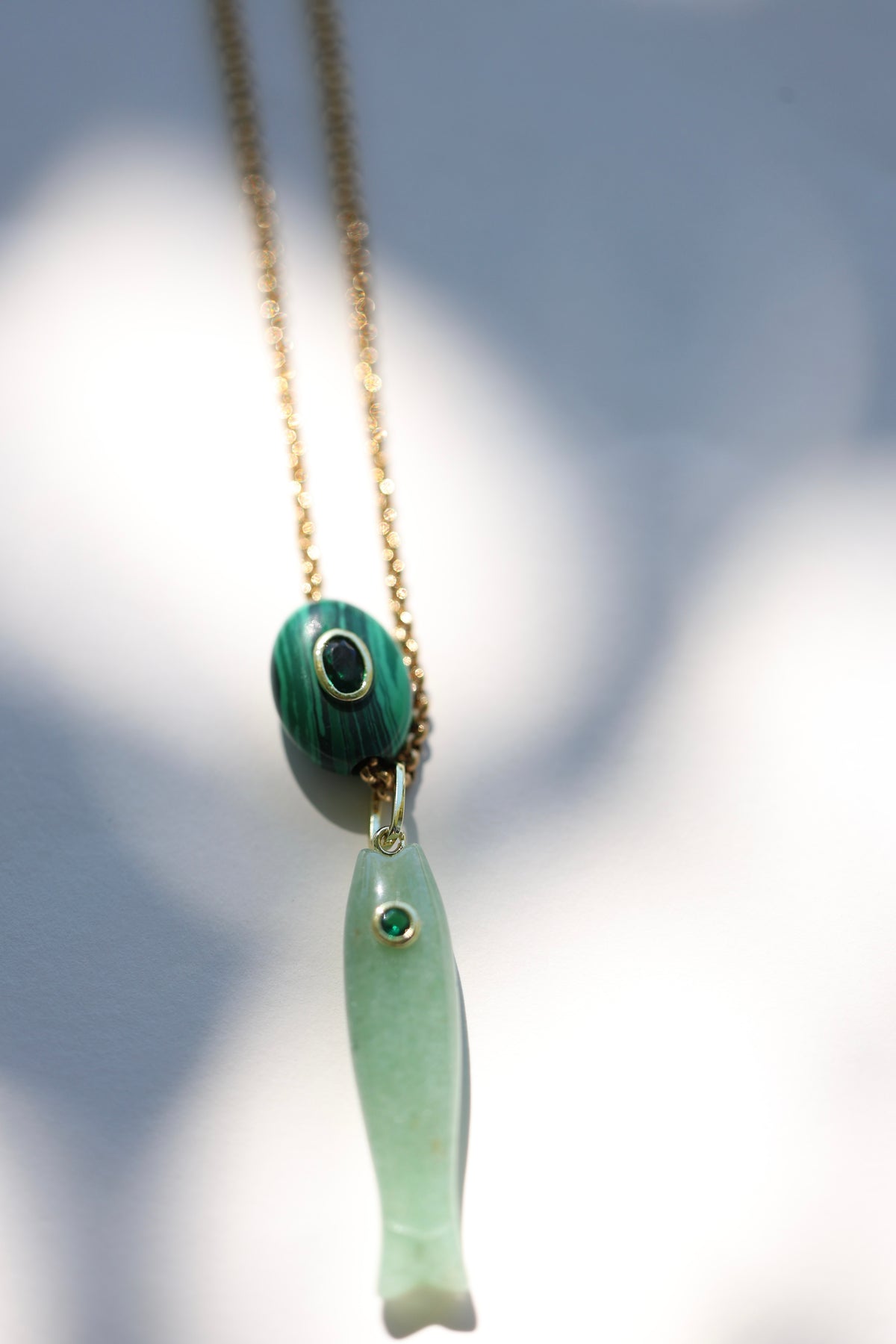 LE FILOU — collier poisson en pierre sculptée
