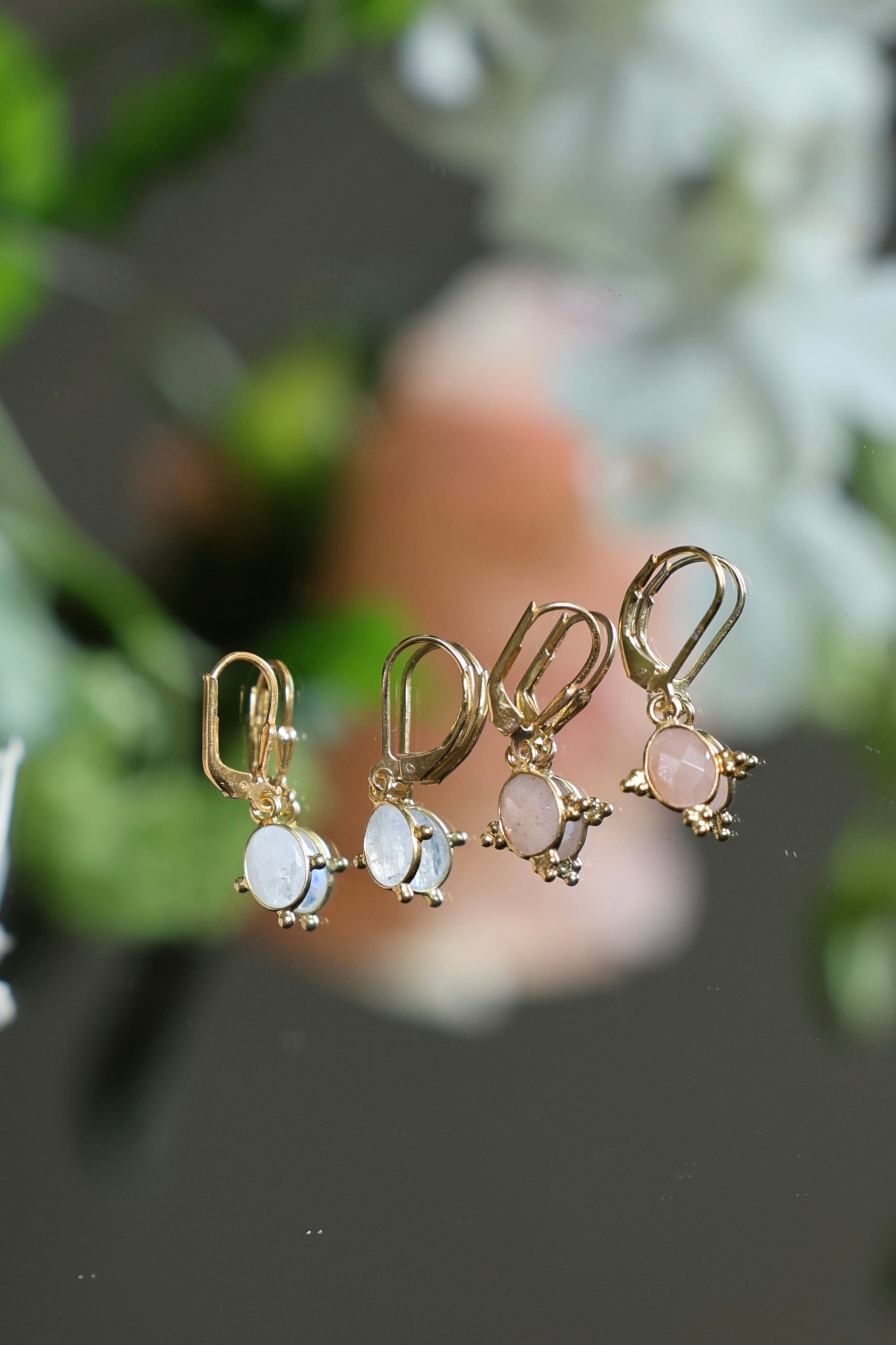 Boucles d'Oreilles "Lueur Lunaire" en Pierre de Lune Rose