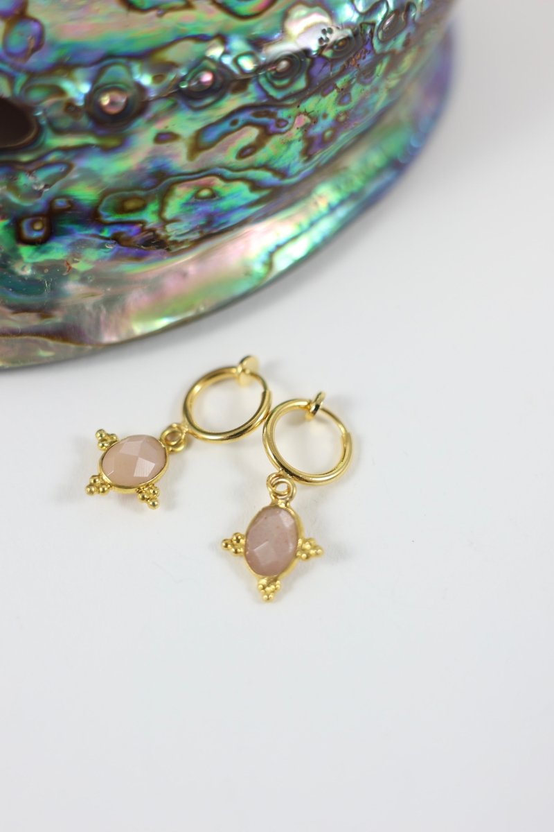 Boucles d'Oreilles "Lueur Lunaire" en Pierre de Lune Rose - Mathilde ma muse : bijoux de créateur