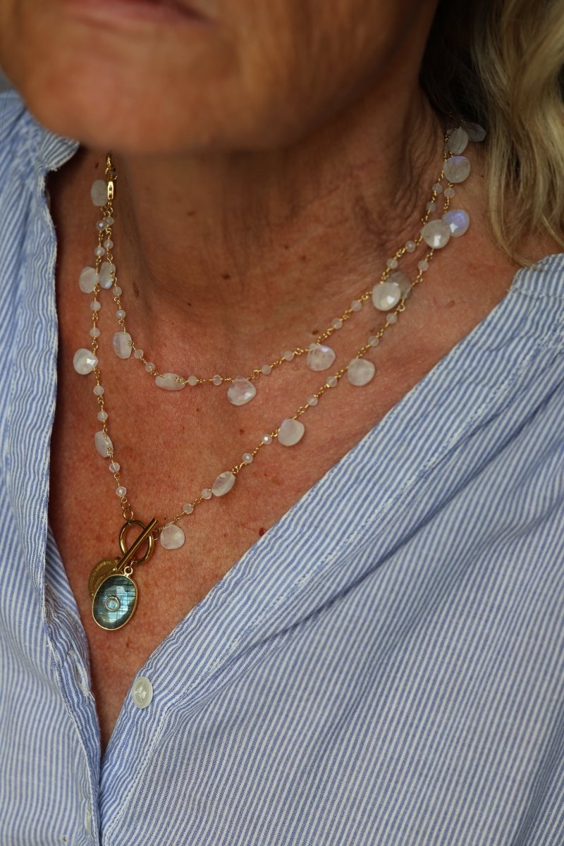 Le Courtil — collier pierre de lune et chaîne dorée - Mathilde ma muse : bijoux de créateur