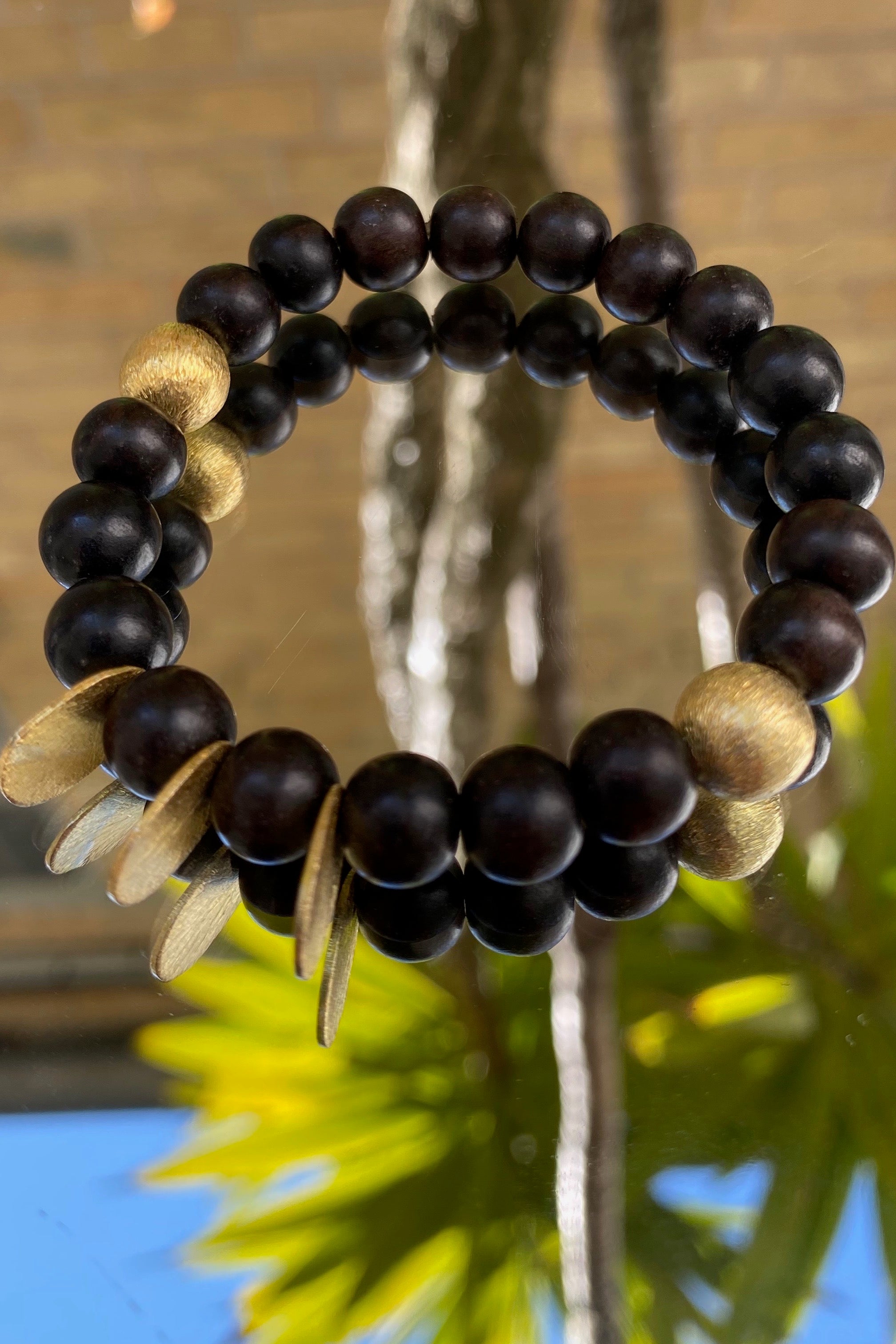 Precious bracelet in ebony and vermeil