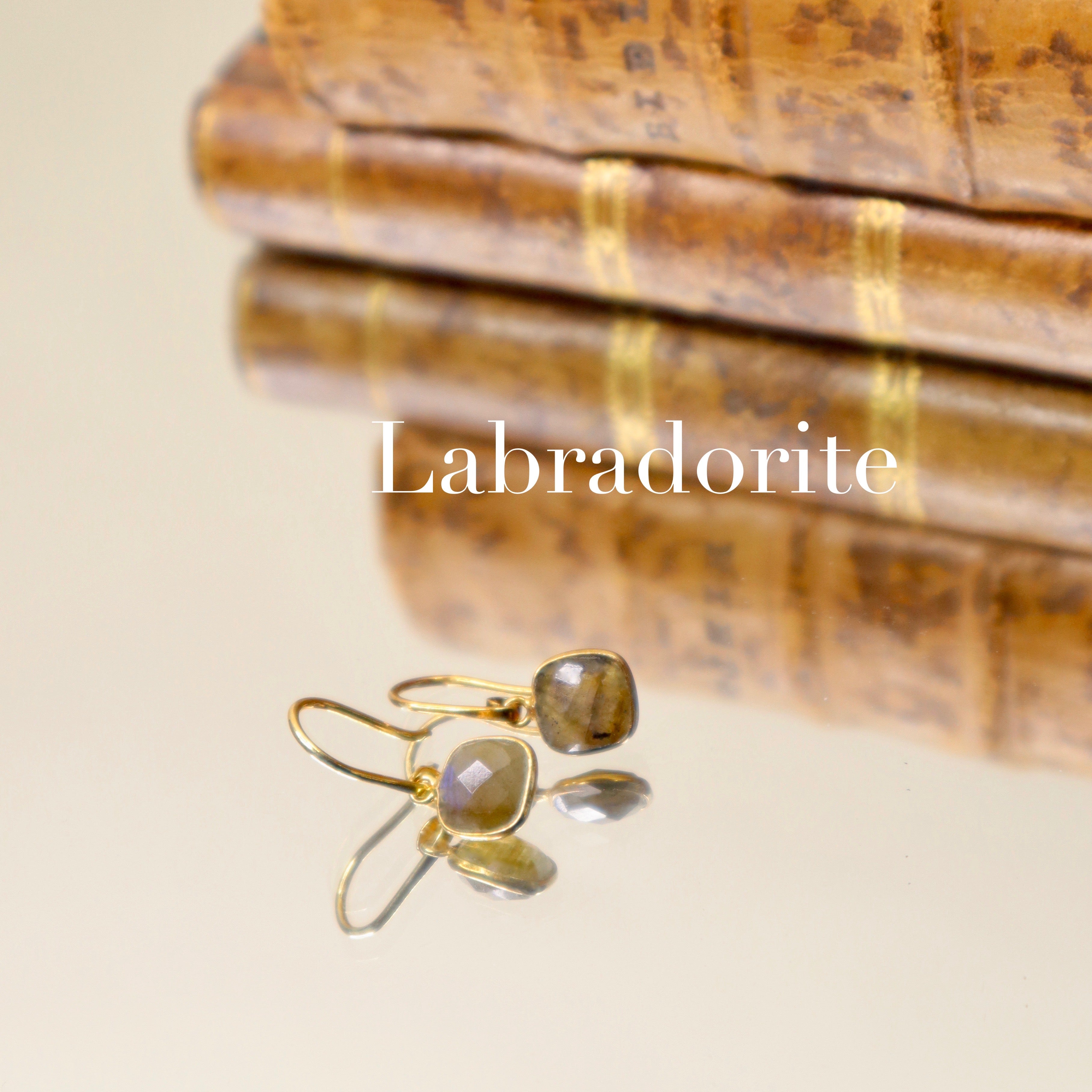 boucles d'oreilles petites pierres labradorite