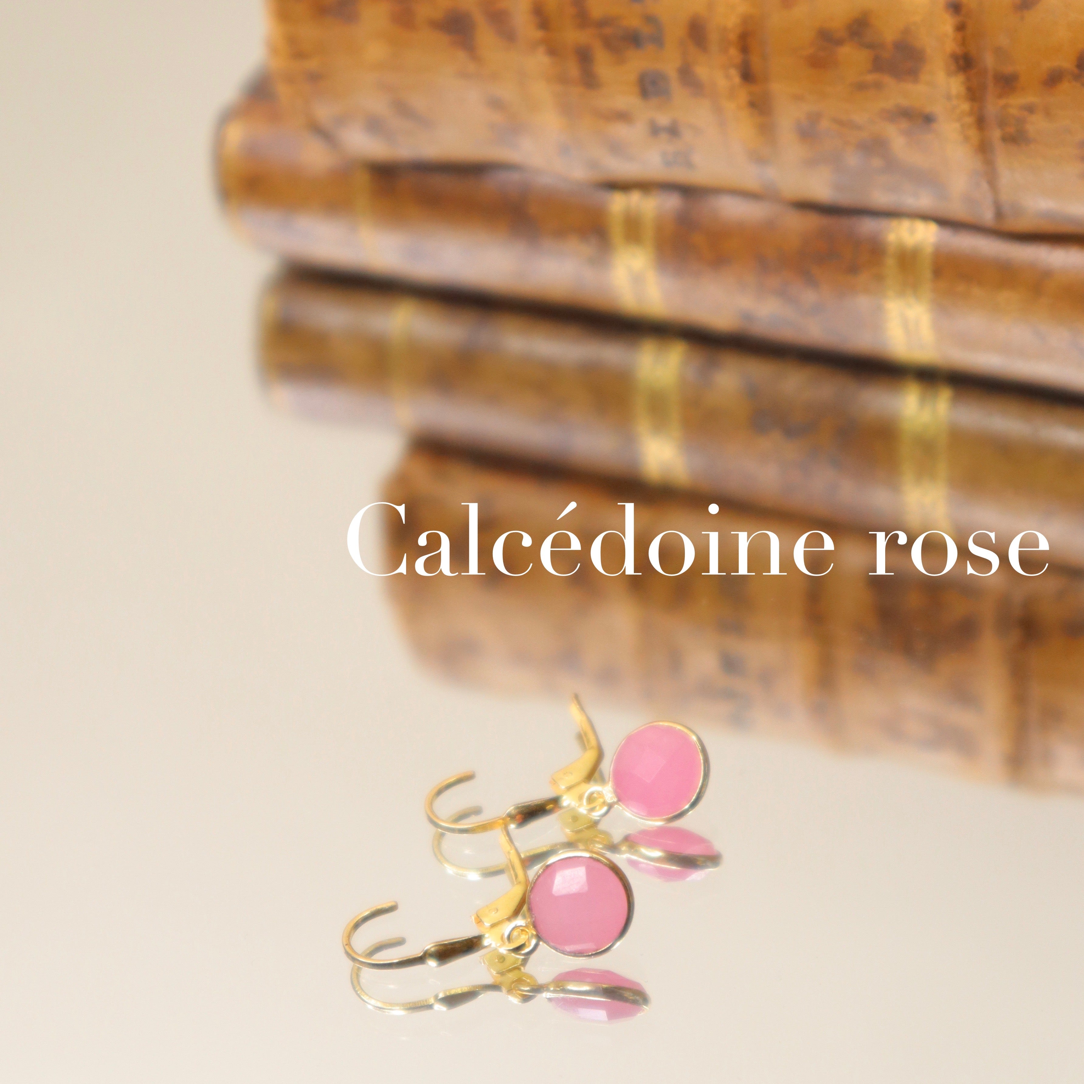 boucles d'oreilles petites pierres calcédoine rose