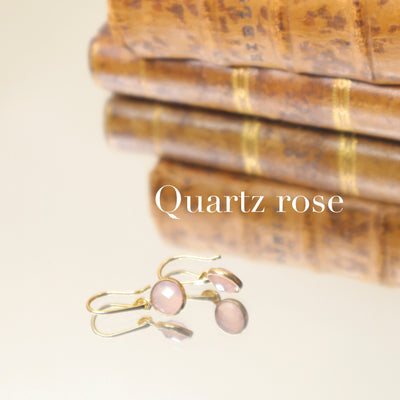 boucles d'oreilles petites pierres quartz rose