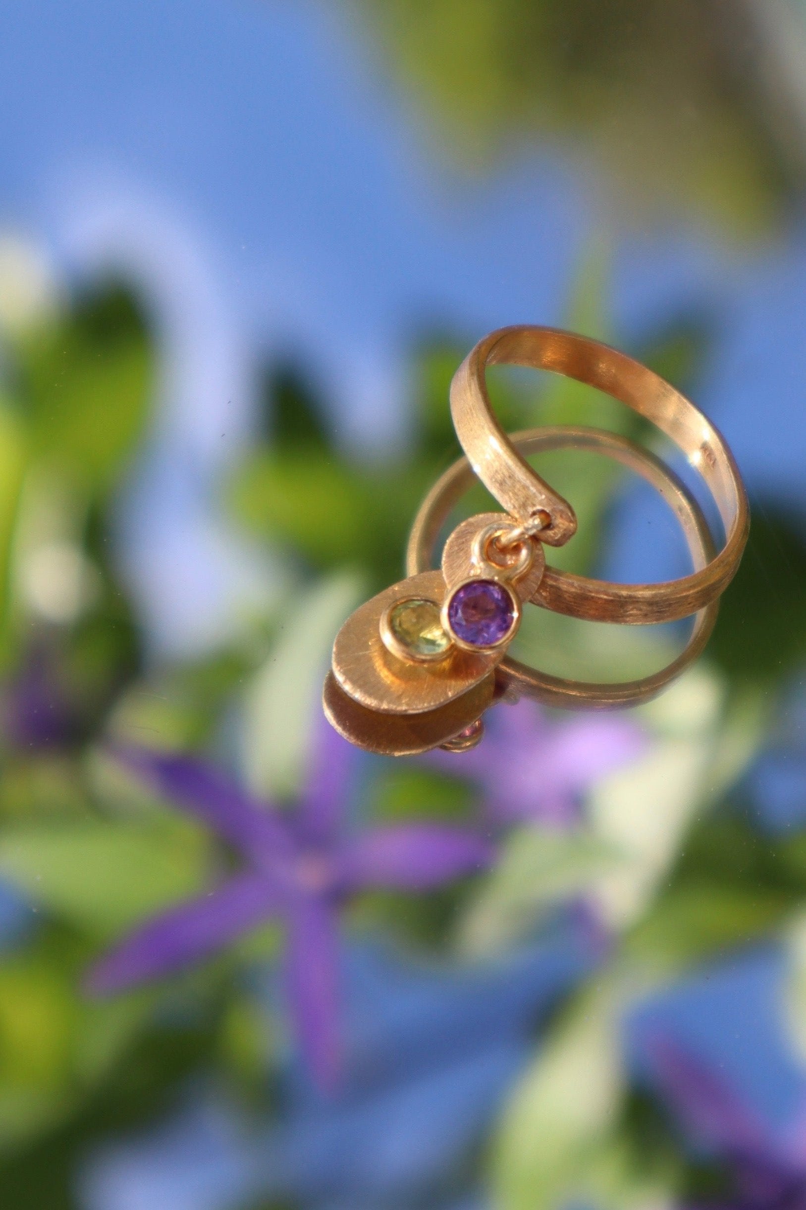 Summer ring in semi-precious stones