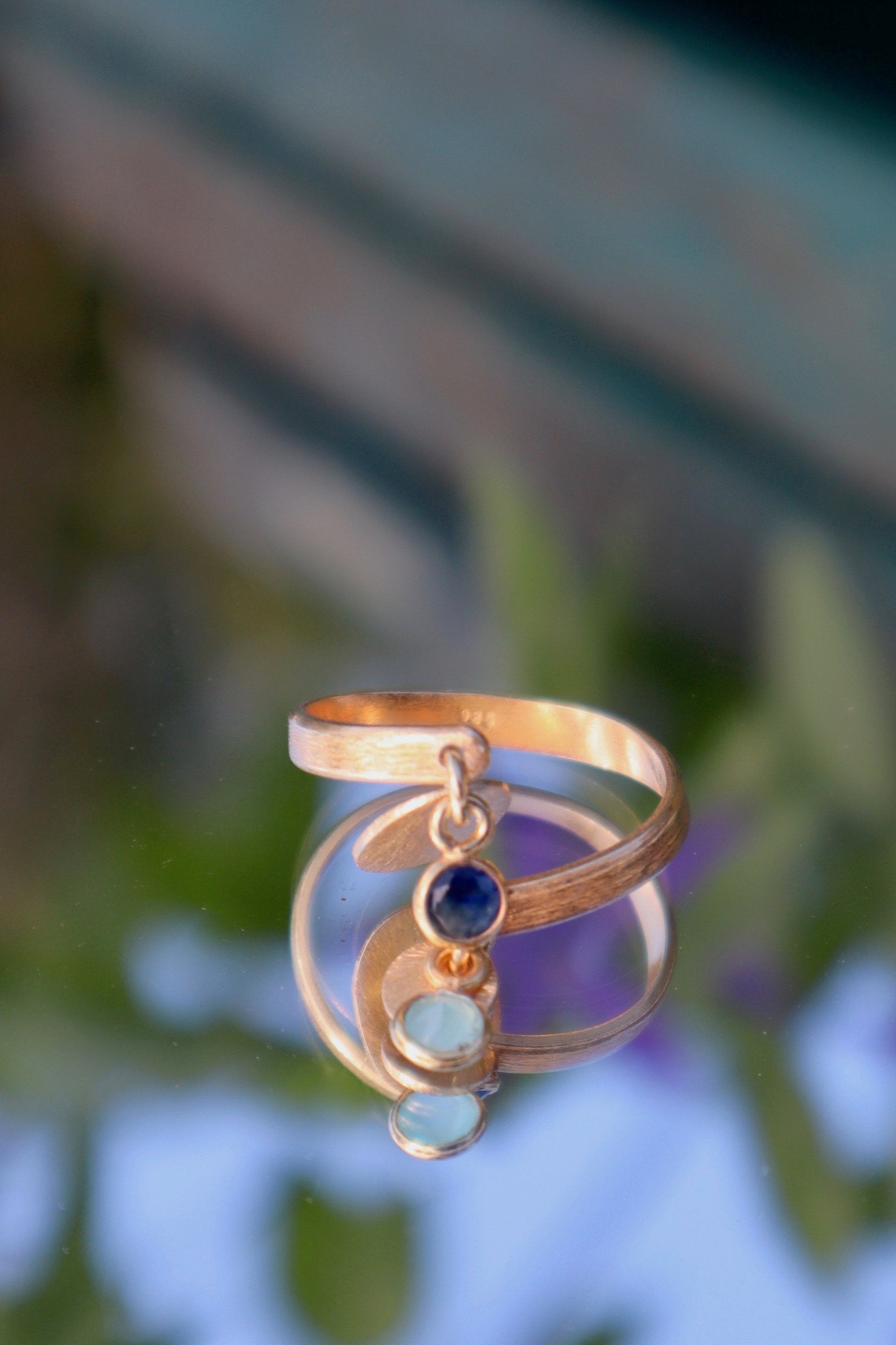 Summer ring in semi-precious stones