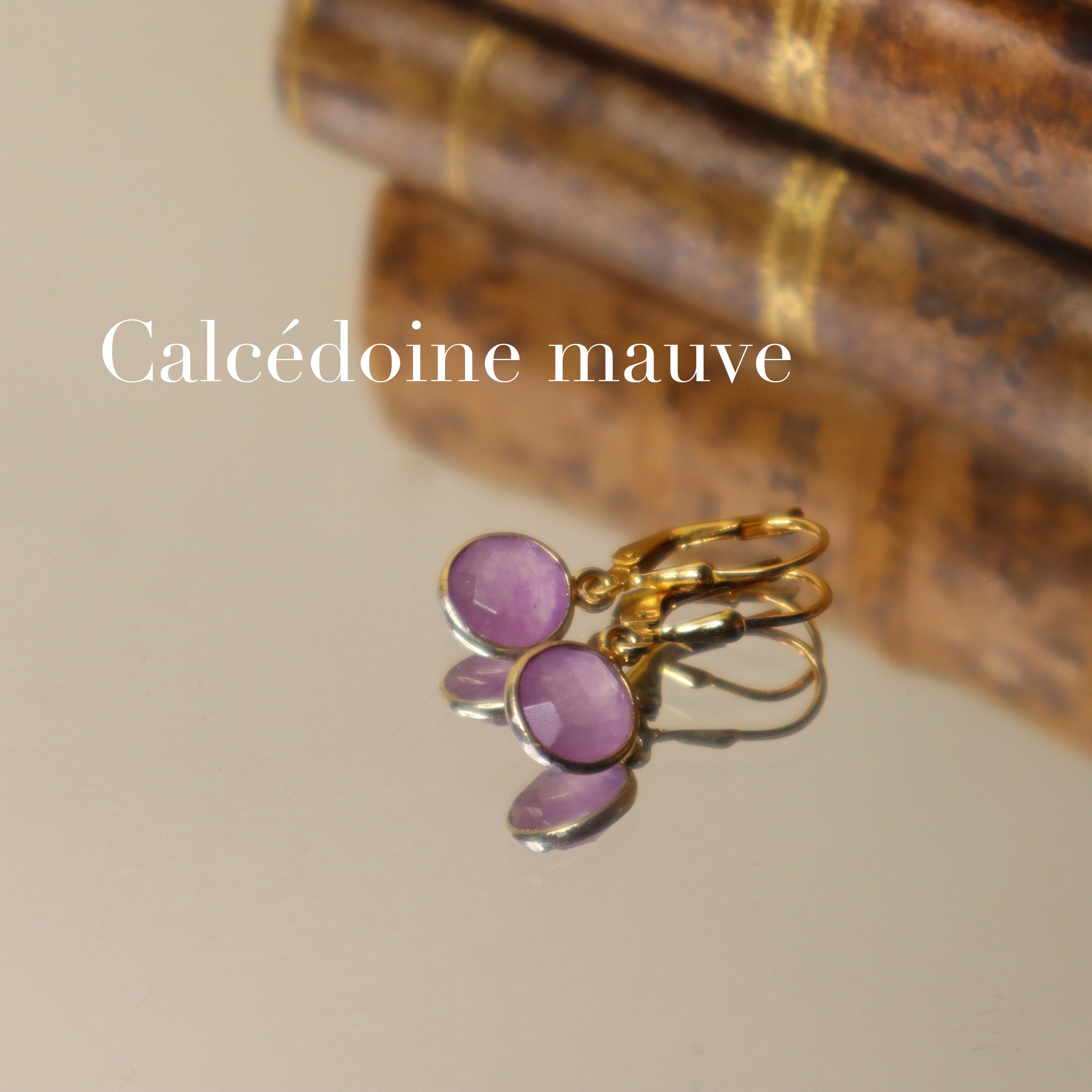 boucles d'oreilles petites pierres calcédoine mauve 