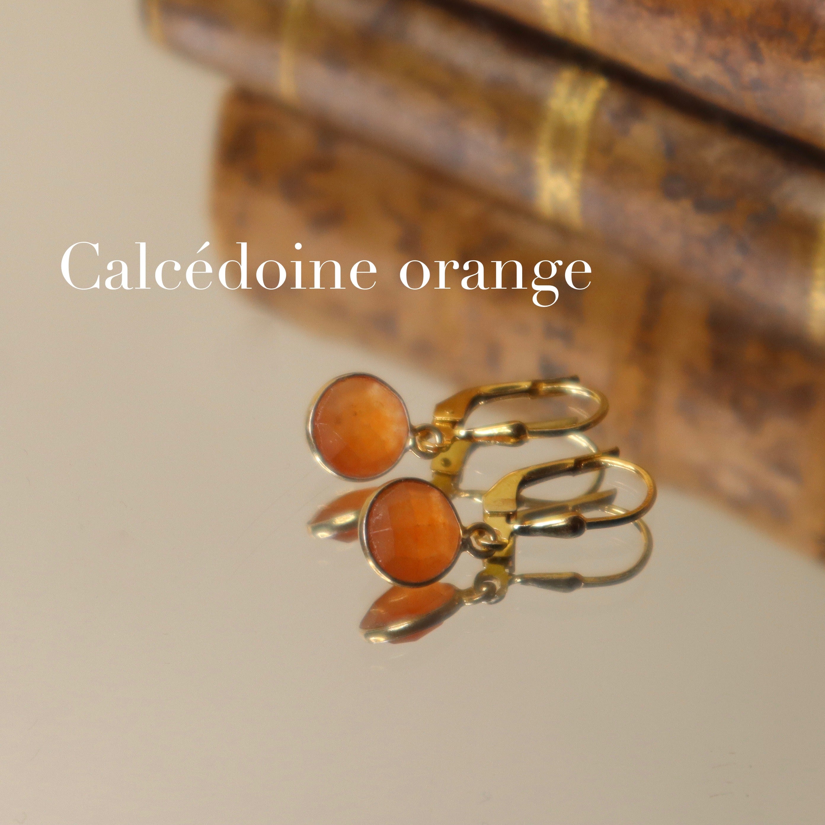 boucles d'oreilles petites pierres calcédoine orange 