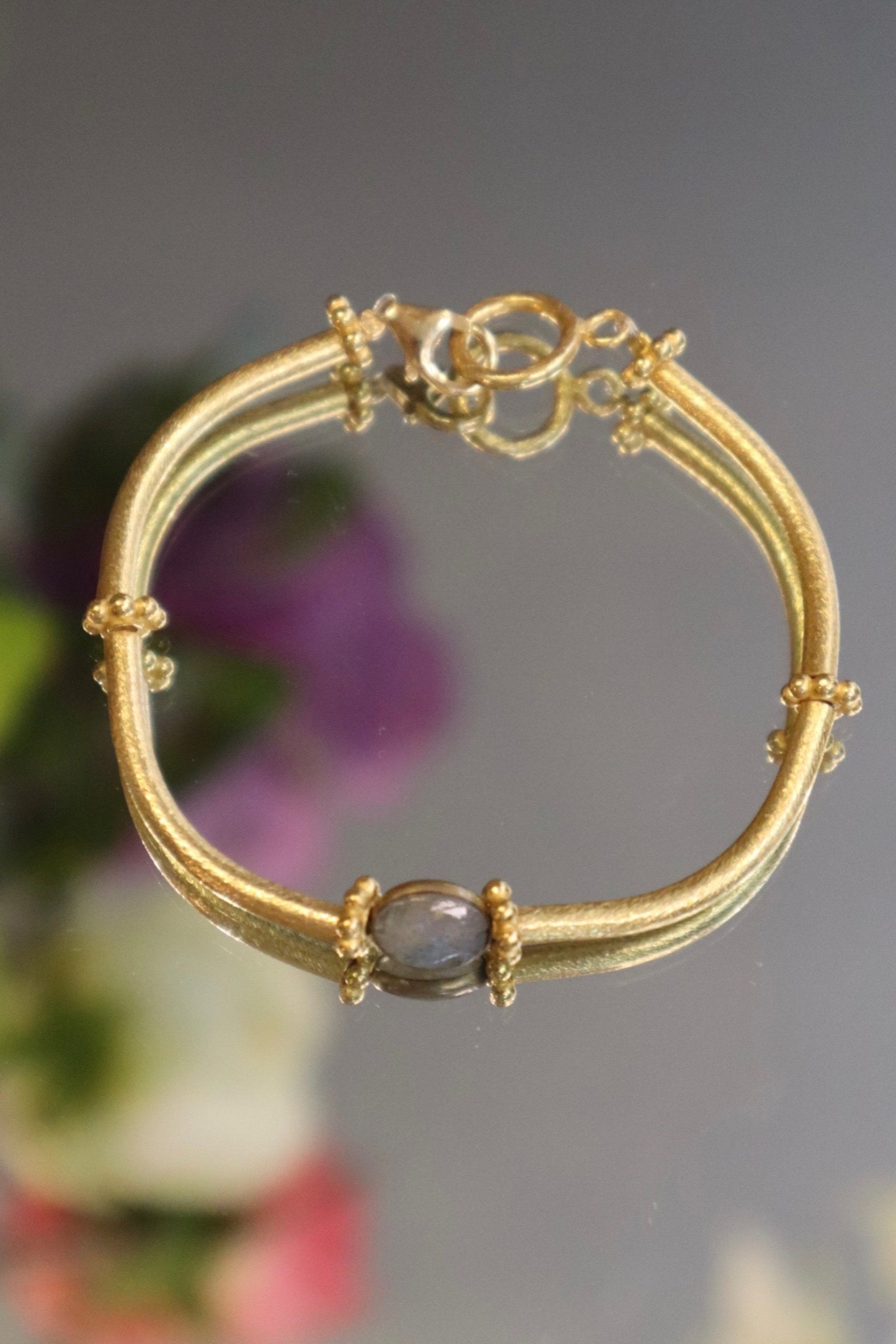 Labradorite vibrato bracelet